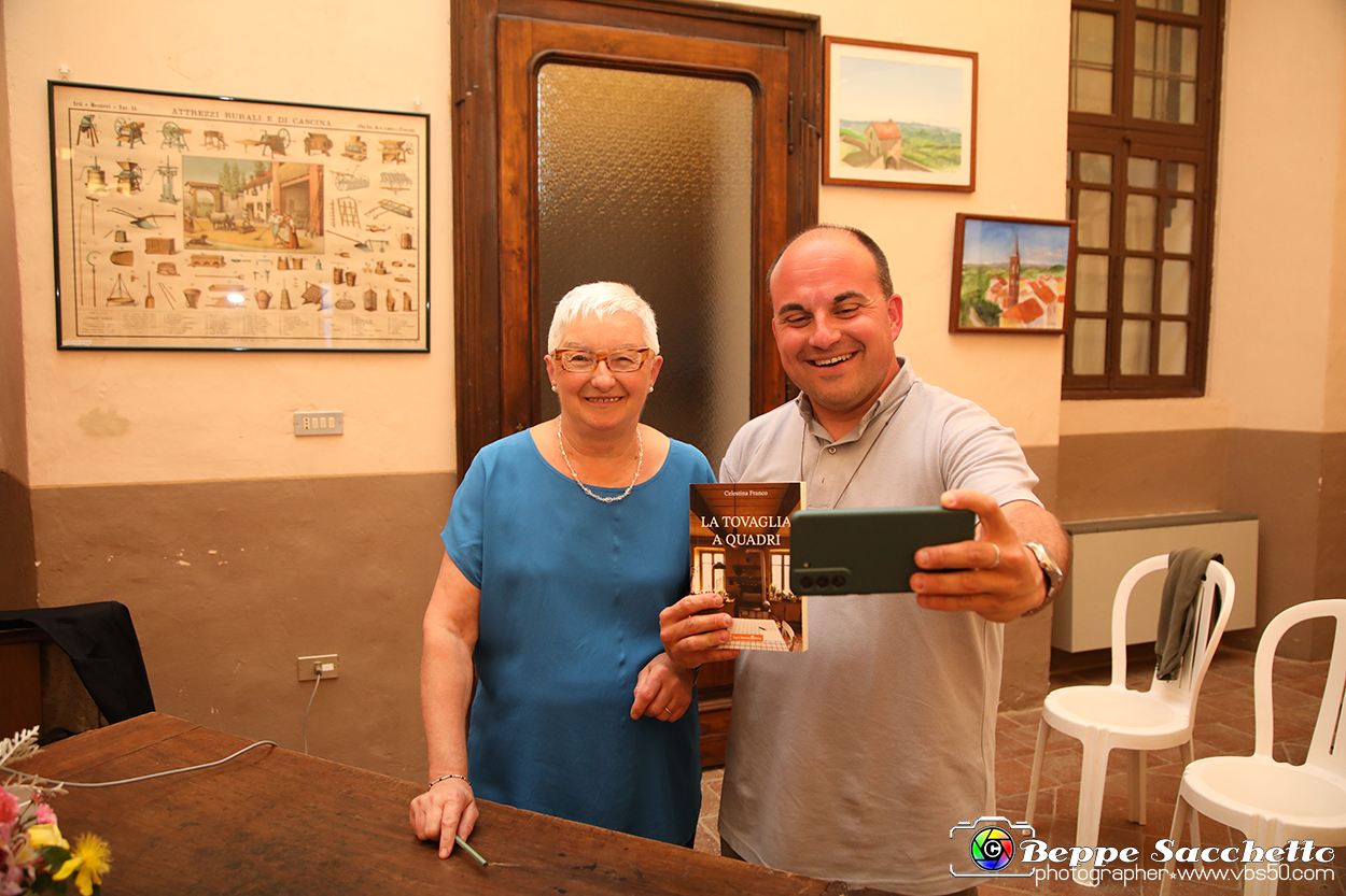 VBS_3405 - Presentazione libro 'La tovaglia a quadri' di Celestina Franco.jpg